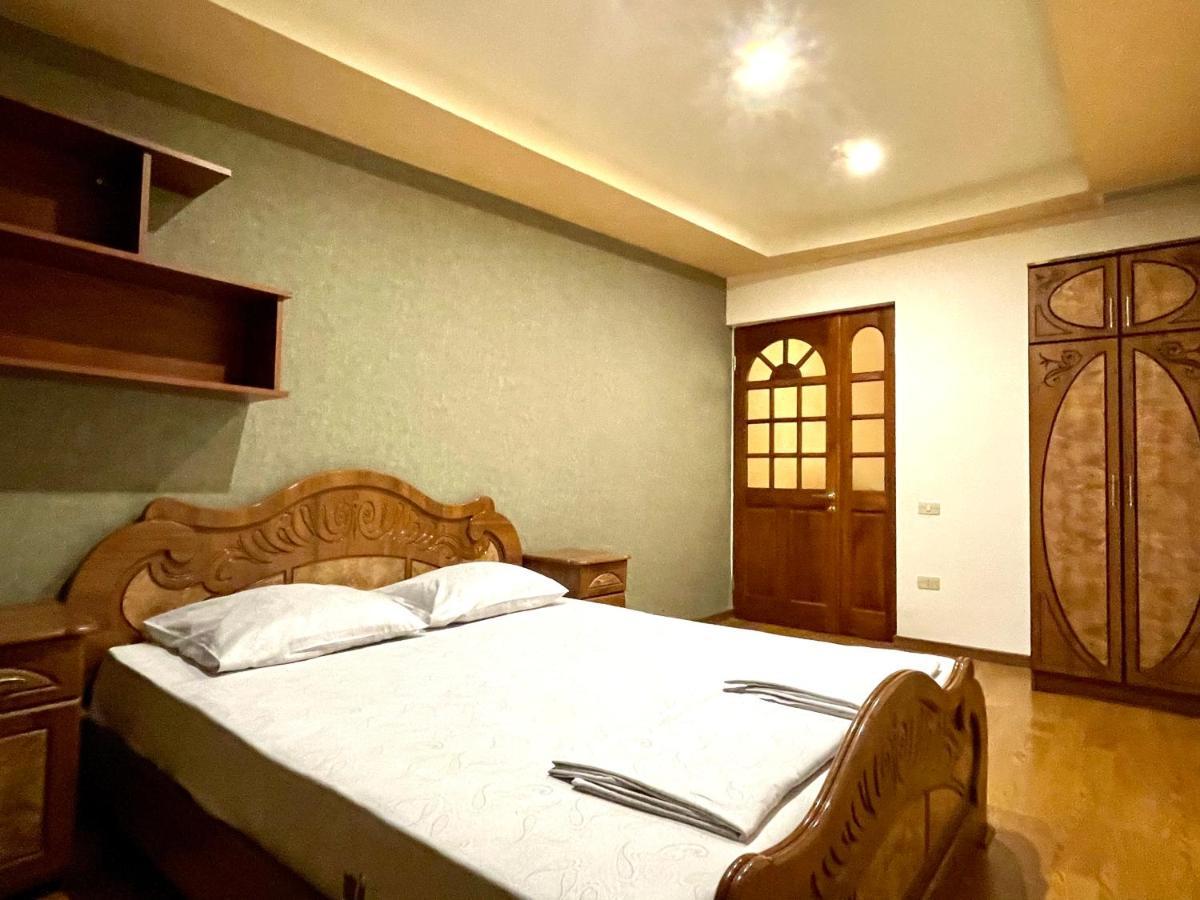 Apartments Emili Yerevan Exterior photo