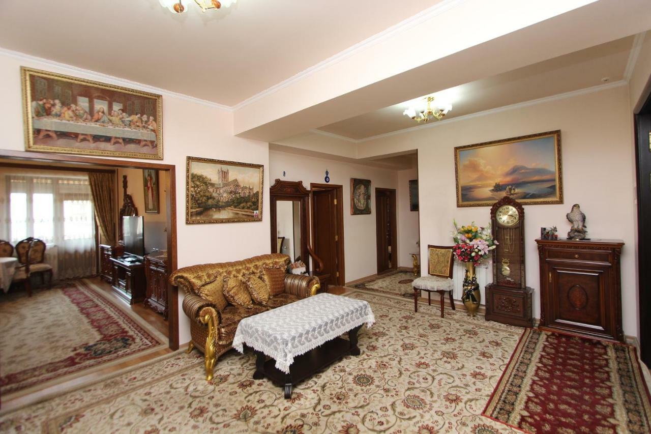 Apartments Emili Yerevan Exterior photo